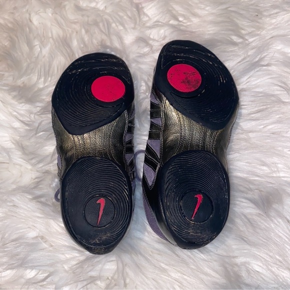 nike women’s gym shoe - Picture 4 of 5